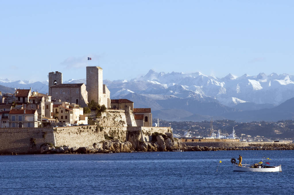 World___France_Castle_on_a_background_of_mountains_in_the_resort_of_Antibes__France_071610_